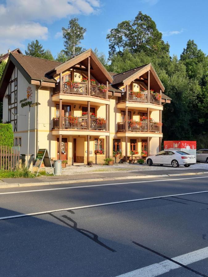 Pension Holiday Vrchlabí Exterior foto