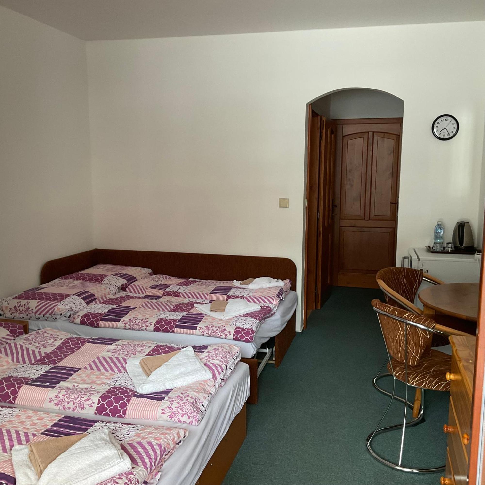 Pension Holiday Vrchlabí Exterior foto